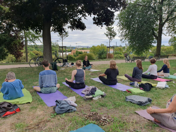 yoga im park